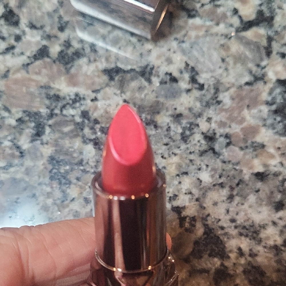 Gallany NIB cream satin metal SCARLETT lipstick very pretty 0.12 oz  hyaluronic